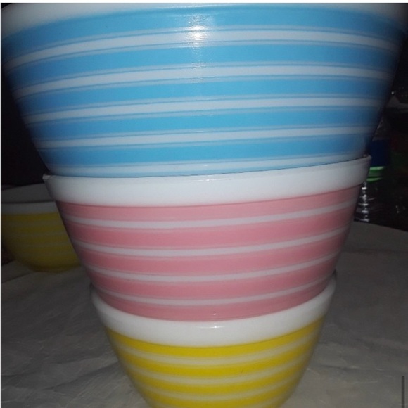 VINTAGE PYREX RAINBOW-STIPE Mixing Bowl Set - Picture 6 of 9